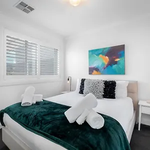  Apartment Brisbane Terrace - 3 Bedroom Inner - Free Parking Australia